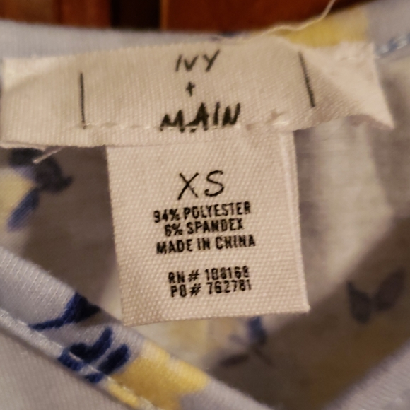 Crop top - Picture 2 of 3